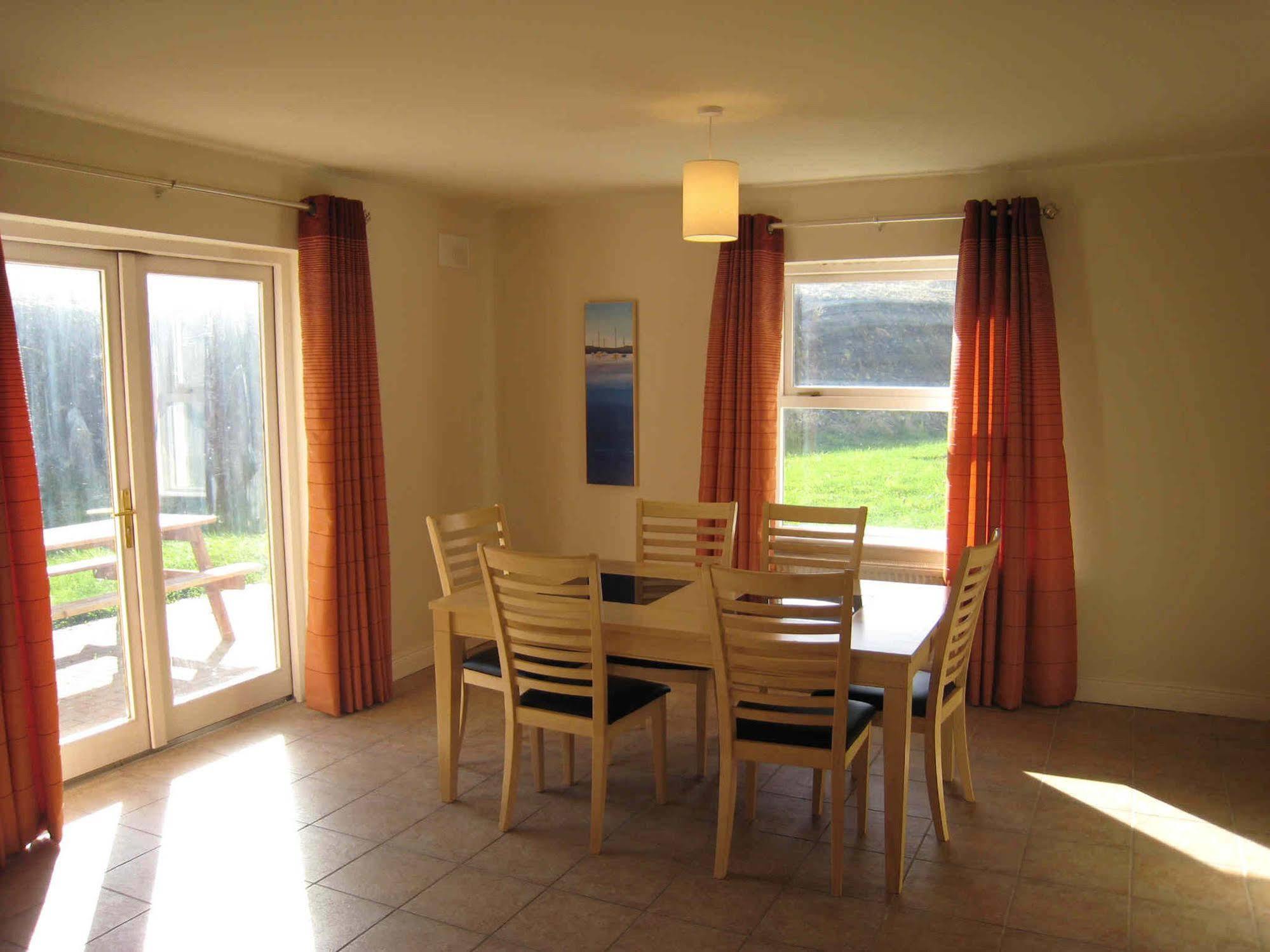 Doolin Village Lodges Zewnętrze zdjęcie